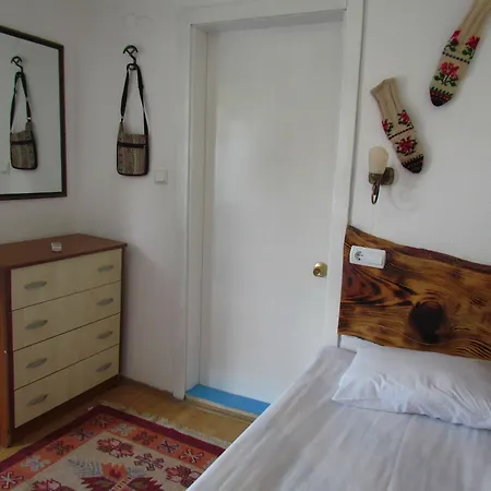 Amazon Antique Pensjonat 3*
