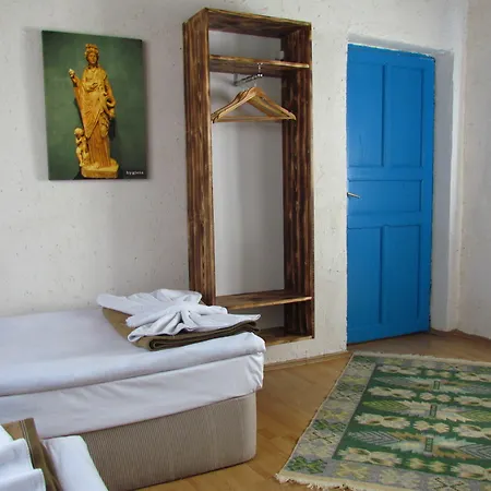 Amazon Antique Pensjonat 3*